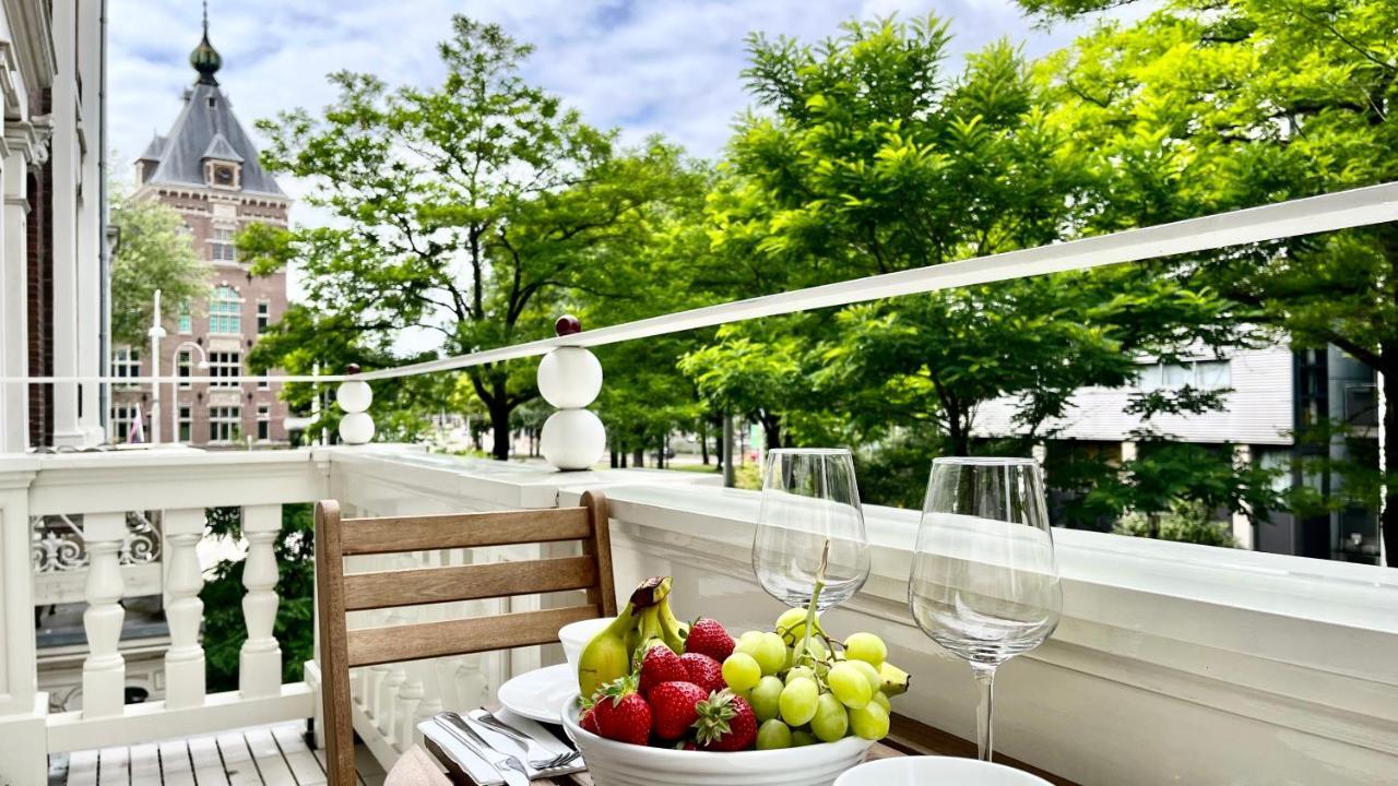New Stylish 1 Bedroom W/ 2 Balconies In Centrum *