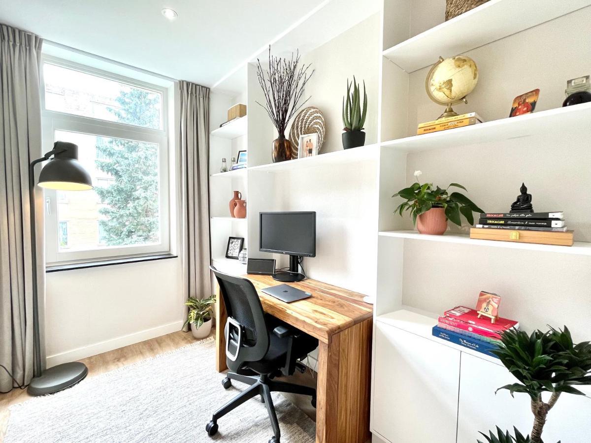New Stylish 1 Bedroom W/ 2 Balconies In Centrum * Amsterdam