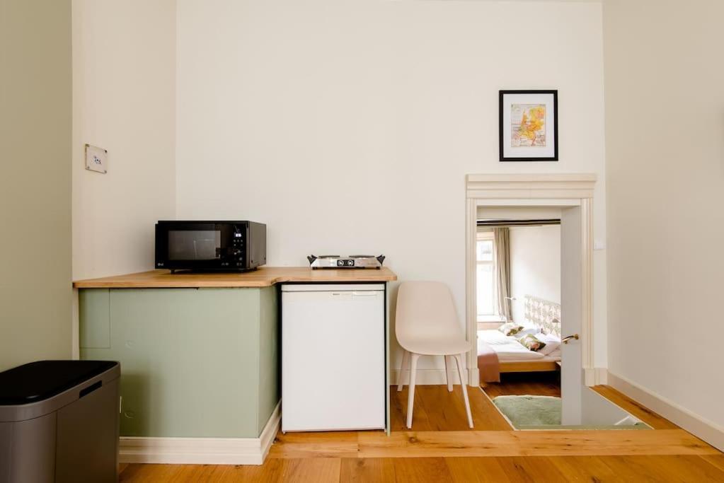 Stunning In The Center Of Old Appartement