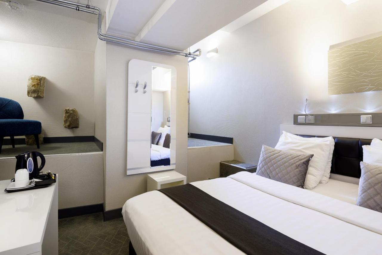 Cc Hotel