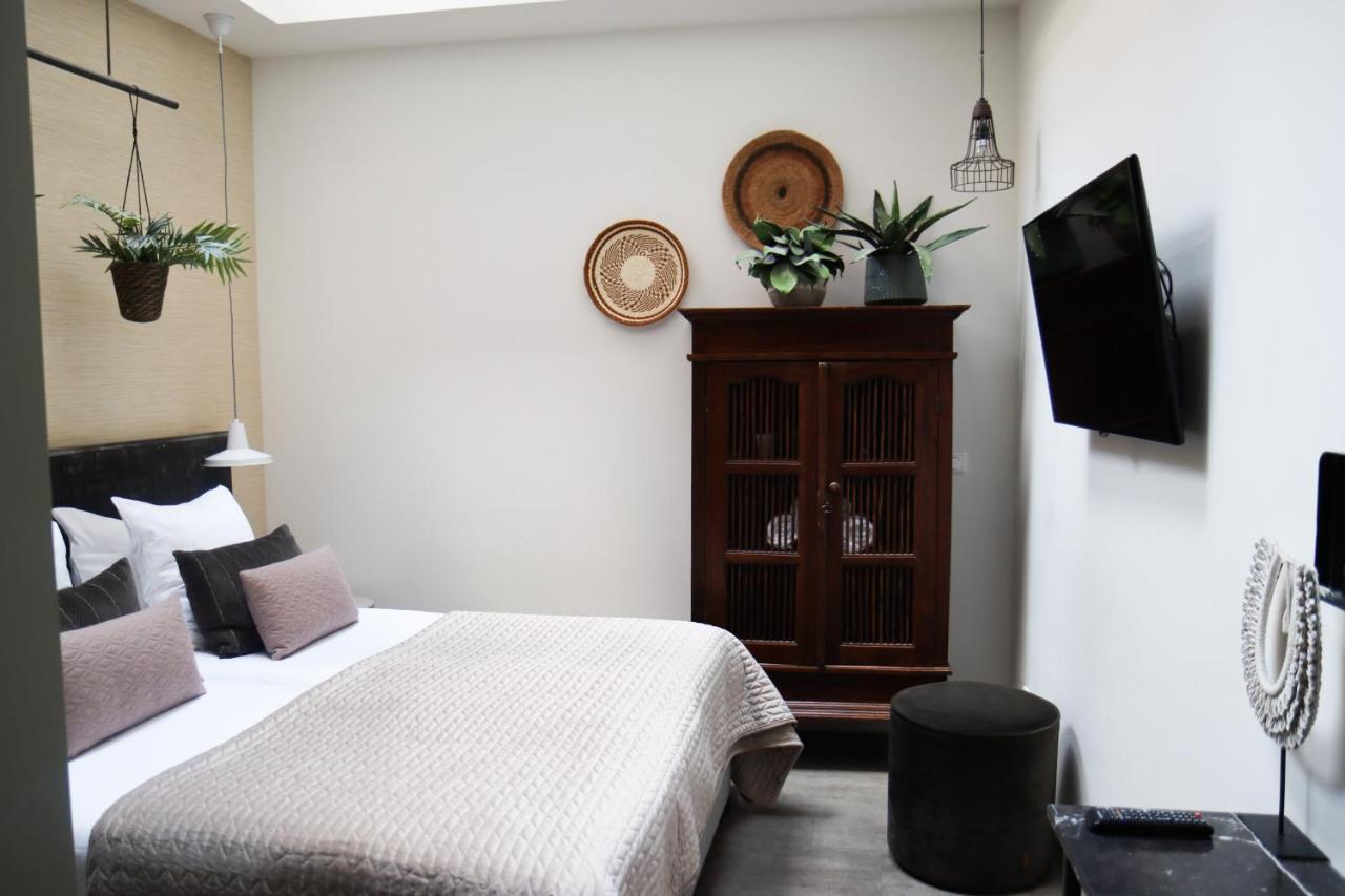 Dwars Hotel