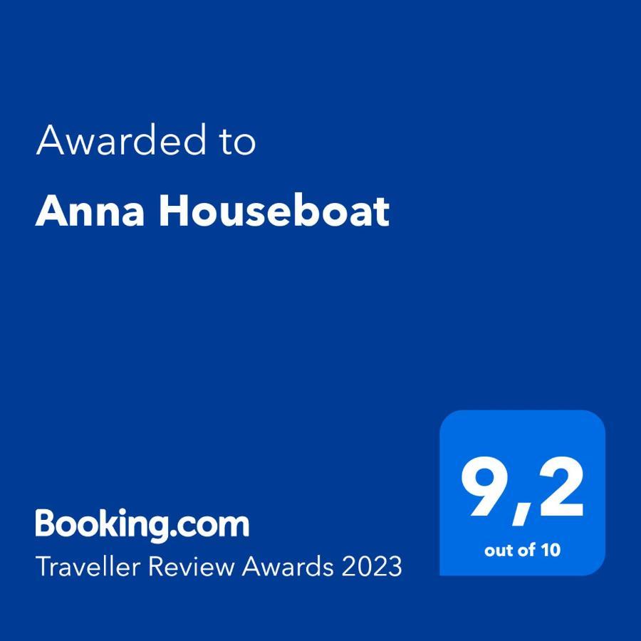 Bateau-hôtel Anna Houseboat *