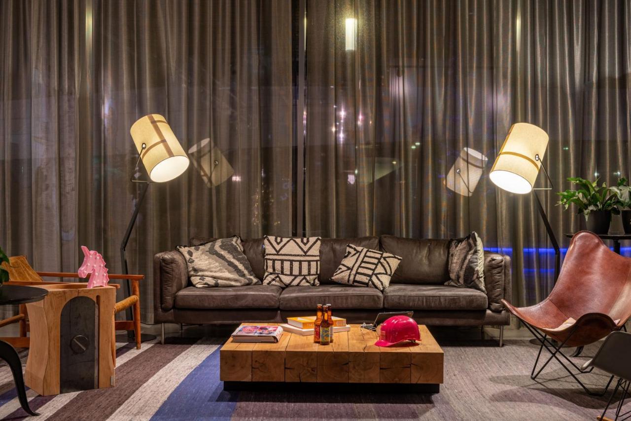 Moxy Houthavens Hotel 4*