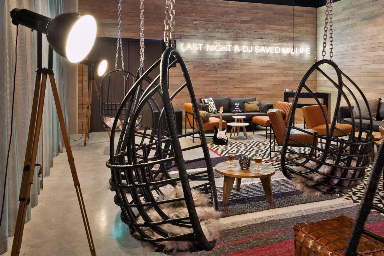 Moxy Houthavens Hotel
