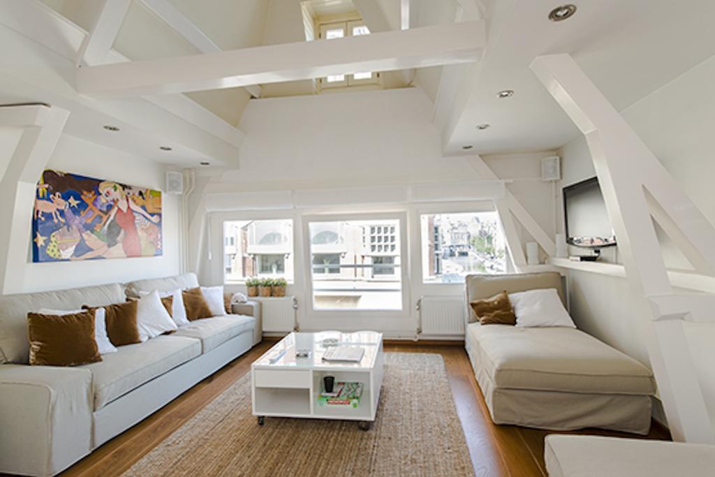 Catch Apartment *