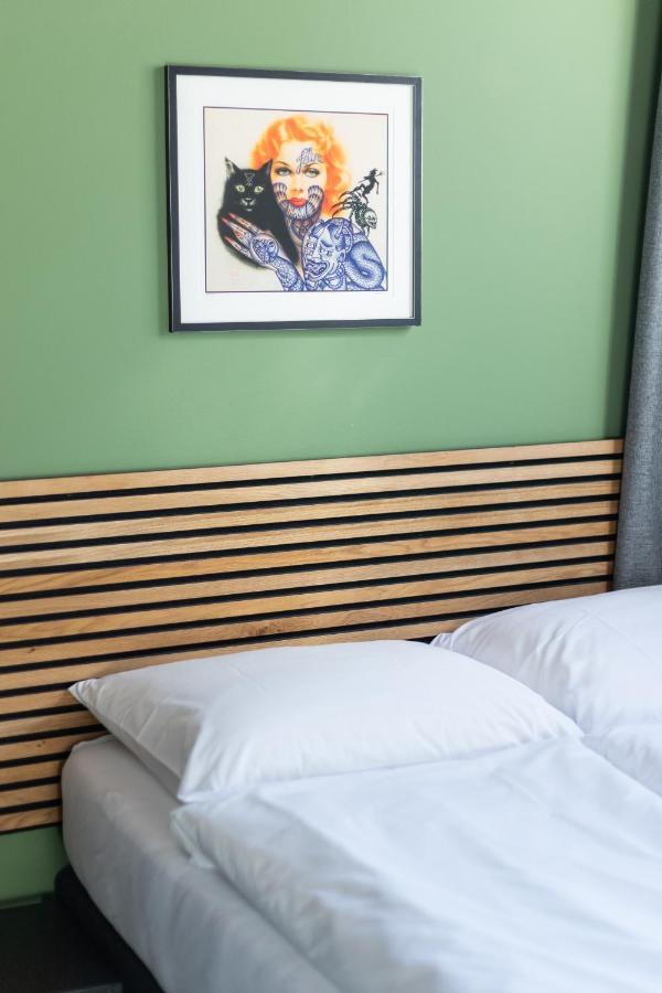 Weber Hotel 2*