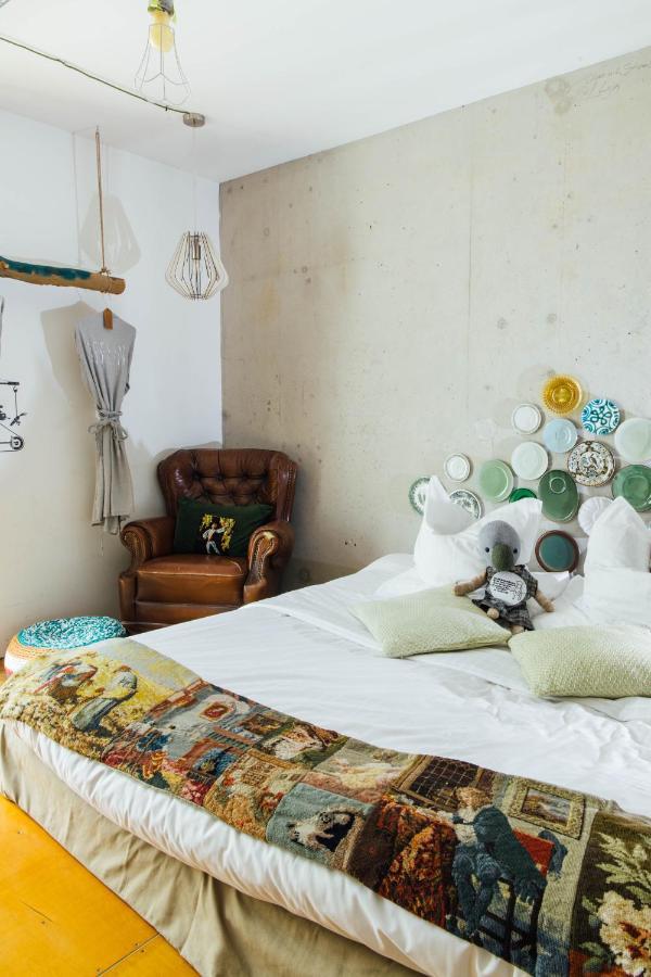 Clinkmama Hostal *