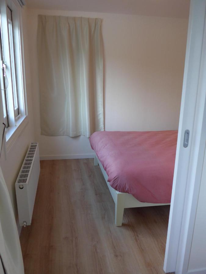 Appartement Houseboat In The Center, 5 Min Walk To Tropical Museum, Free Wifi!