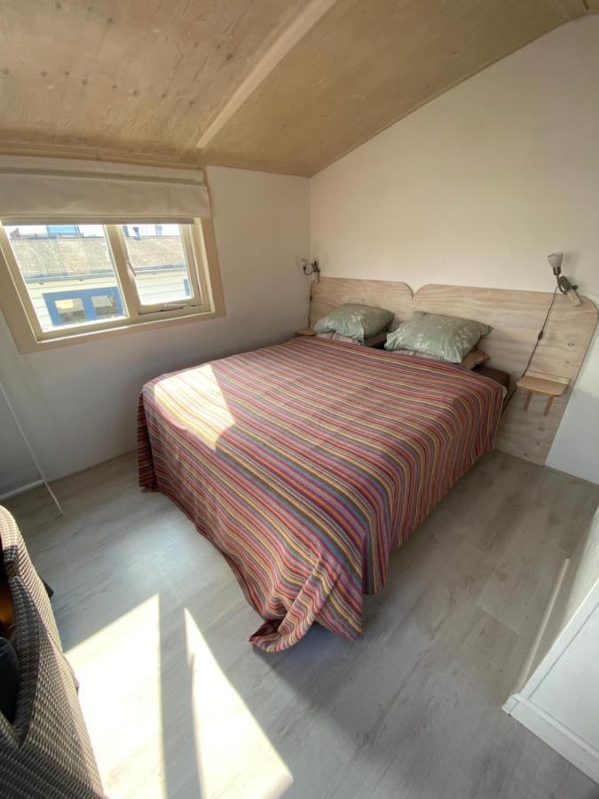 Boat Bed & Breakfast