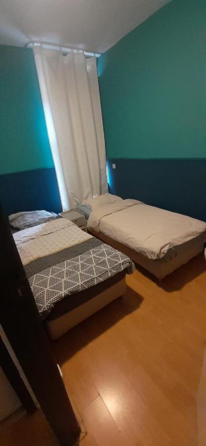 Couette-café Charlotte, Not For Parties, Not A Hotel, With Shared Bathroom, No Kitchen