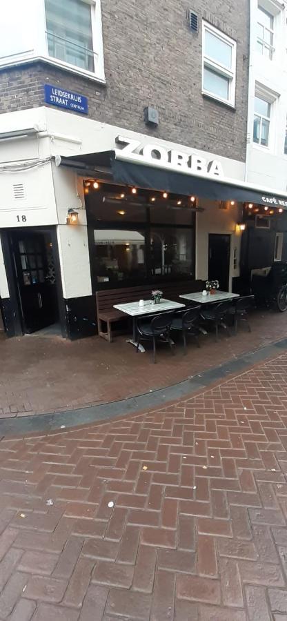 Couette-café Charlotte, Not For Parties, Not A Hotel, With Shared Bathroom, No Kitchen *