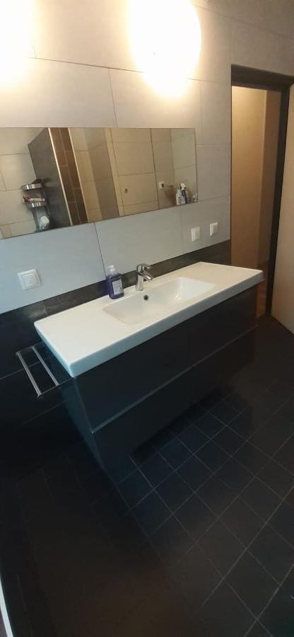 Couette-café Charlotte, Not For Parties, Not A Hotel, With Shared Bathroom, No Kitchen