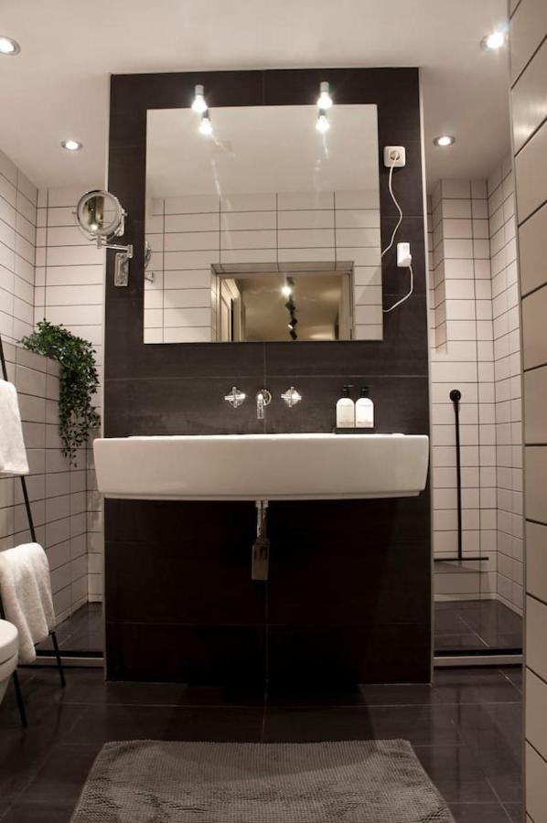 New! Centre Suites By B&b61