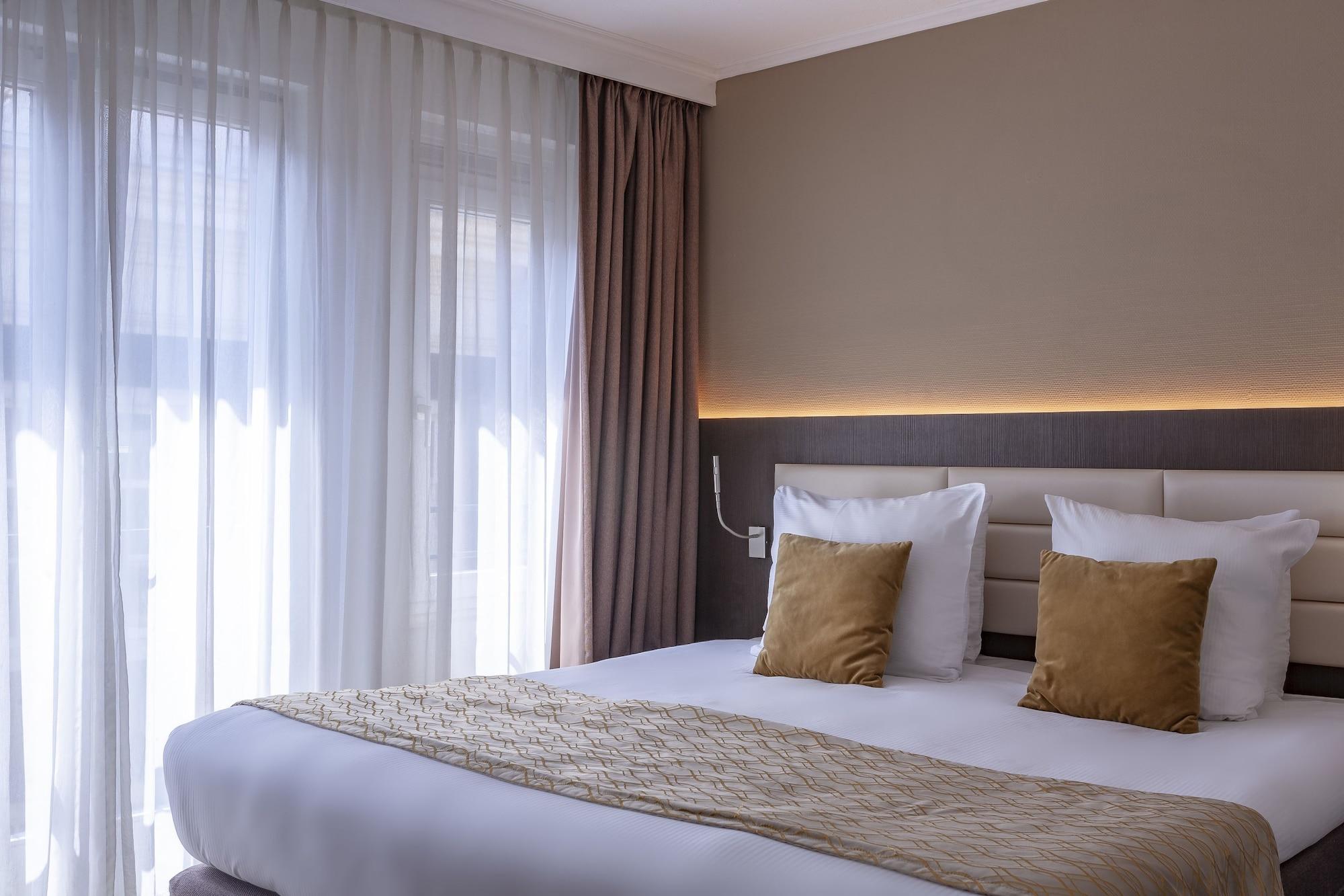 Avenue Hotel