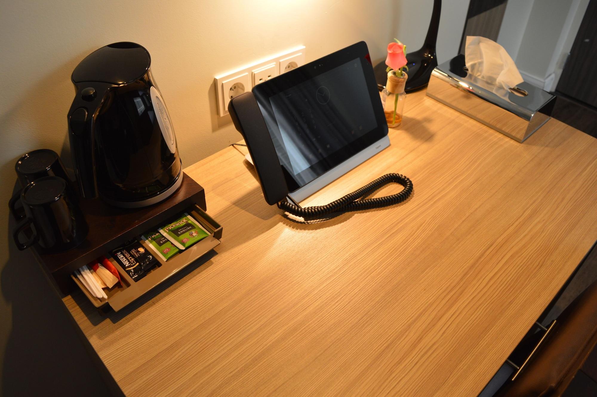 Hotel Library