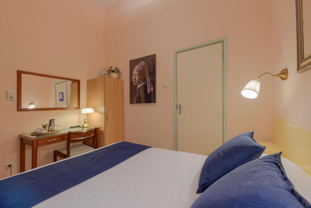Hotel Des Arts 3*