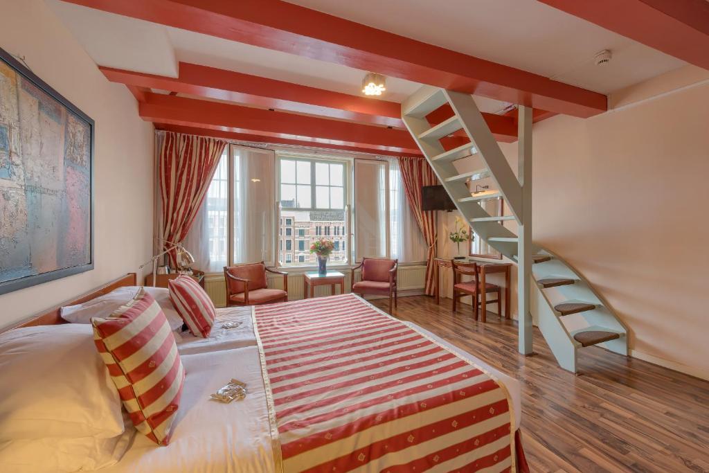 Hotel Des Arts 3*