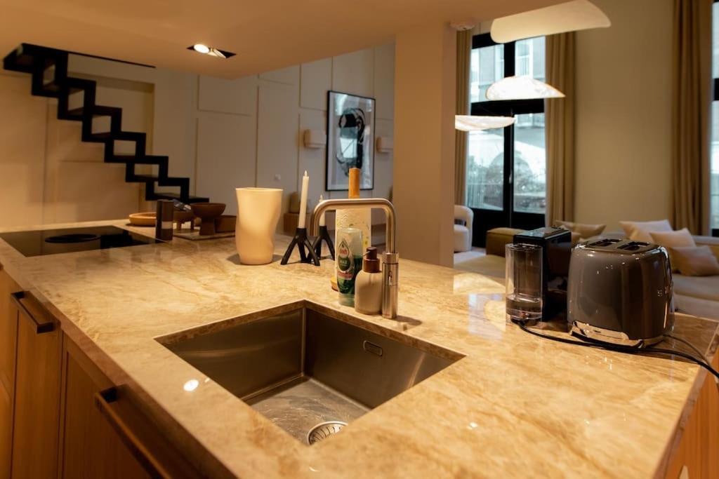 Newly Renovated Luxurious 200 Sqm Loft In Centre Appartement *