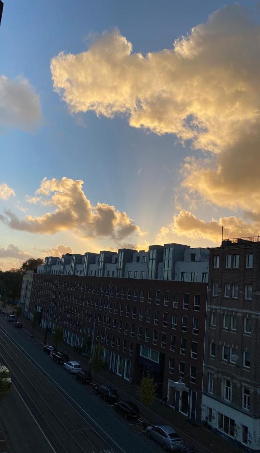 Lizzy Amsterdam