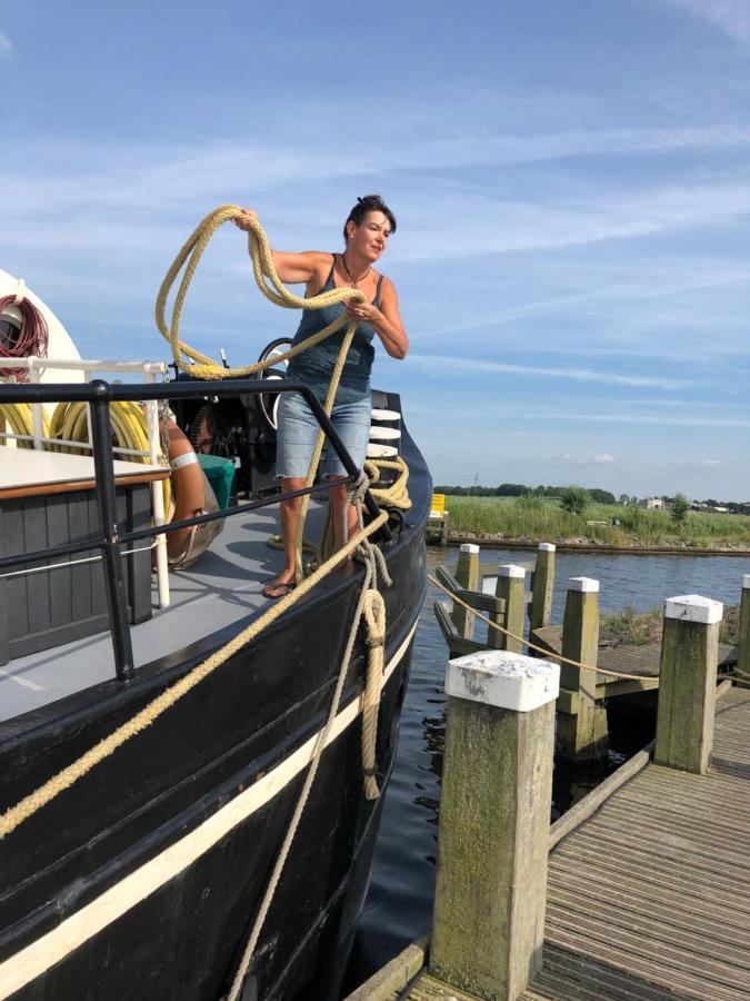 Hotelboot Zwaan Hotel Amsterdam