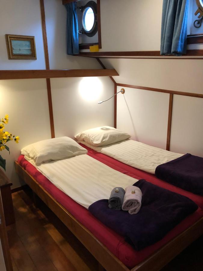 Hotelboot Zwaan Ámsterdam