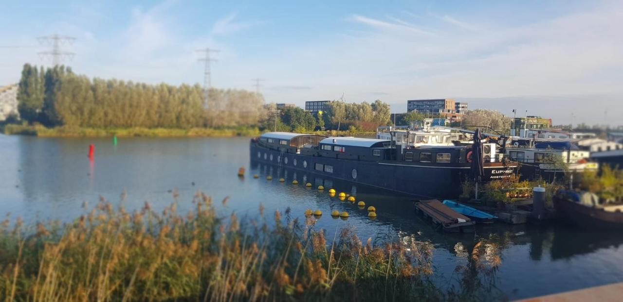 Wheelhouse Euphrate Houseboat Diemen