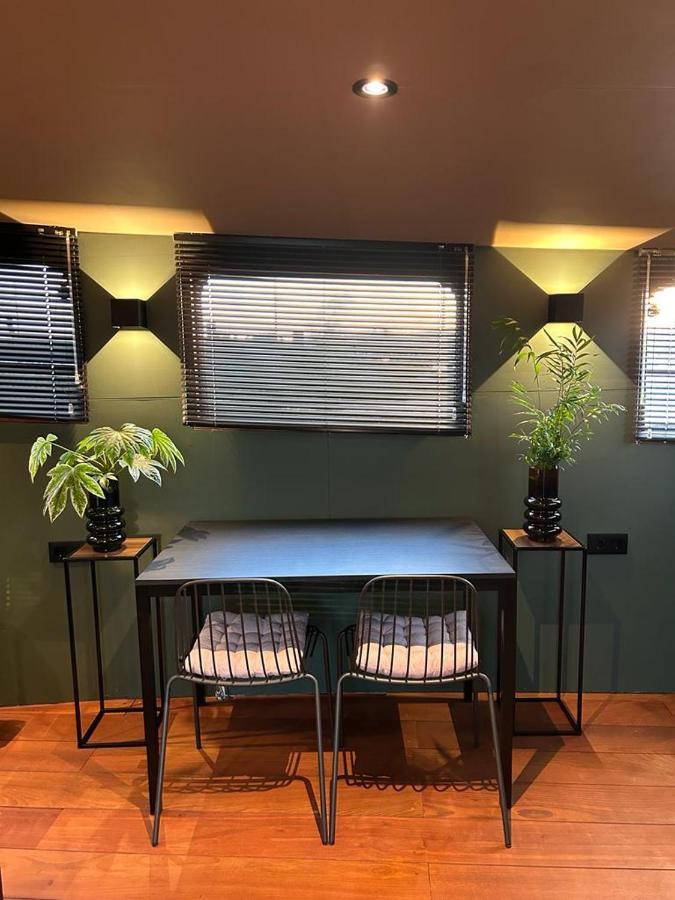 Wheelhouse Euphrate Houseboat Diemen