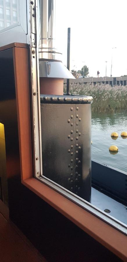 Couette-café Whole Wheelhouse Euphrate Houseboat Amsterdam