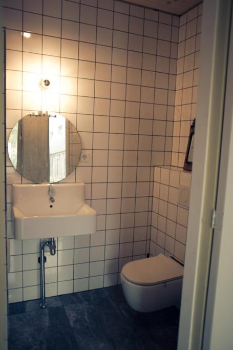 Maison d'hôtes Private Eco Wooden Studio With Bath And Bikes And Garden