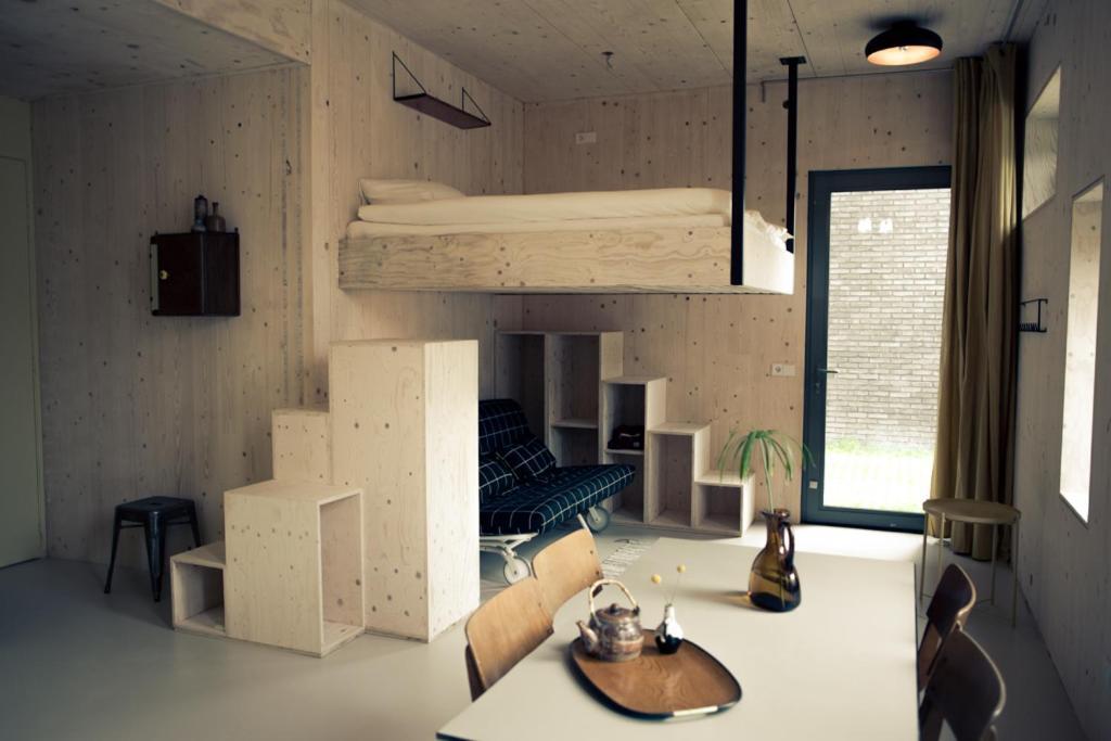 Private Eco Wooden Studio With Bath And Bikes And Garden Maison d'hôtes *