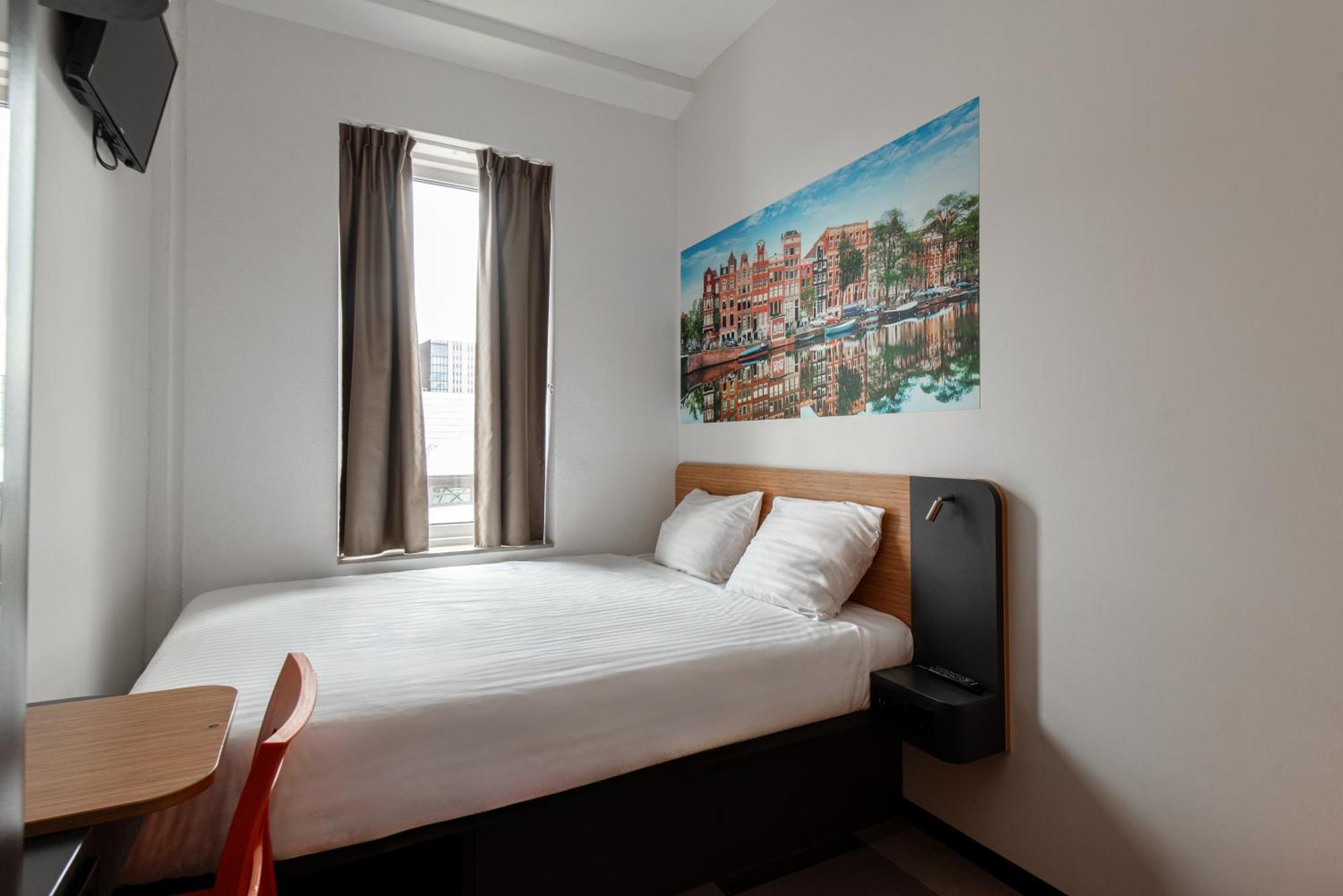 Easyhotel Arena Boulevard 2*
