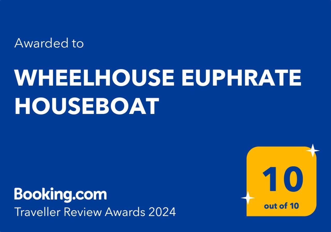 Wheelhouse Euphrate Houseboat Frühstückspension