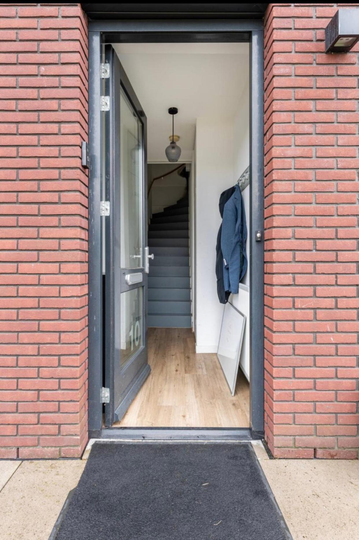 4-bedroom- Central Located- 120 Sqr Meter Appartement *
