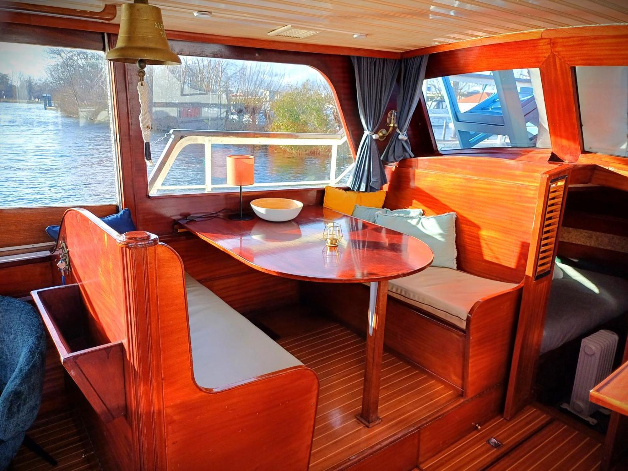 Bateau-hôtel Motorjacht Flint *