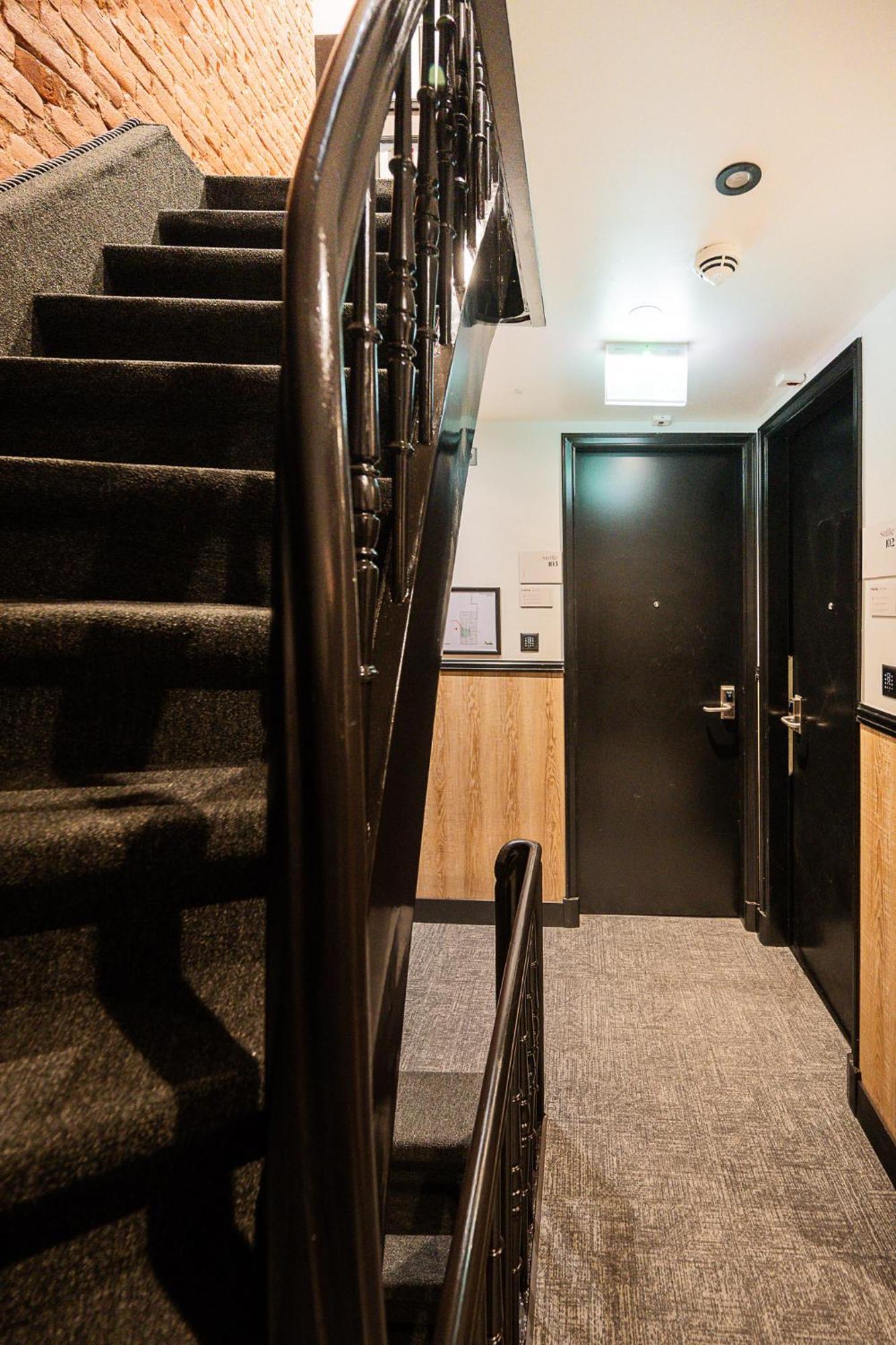 Limehome Leidsekruisstraat Hotel *