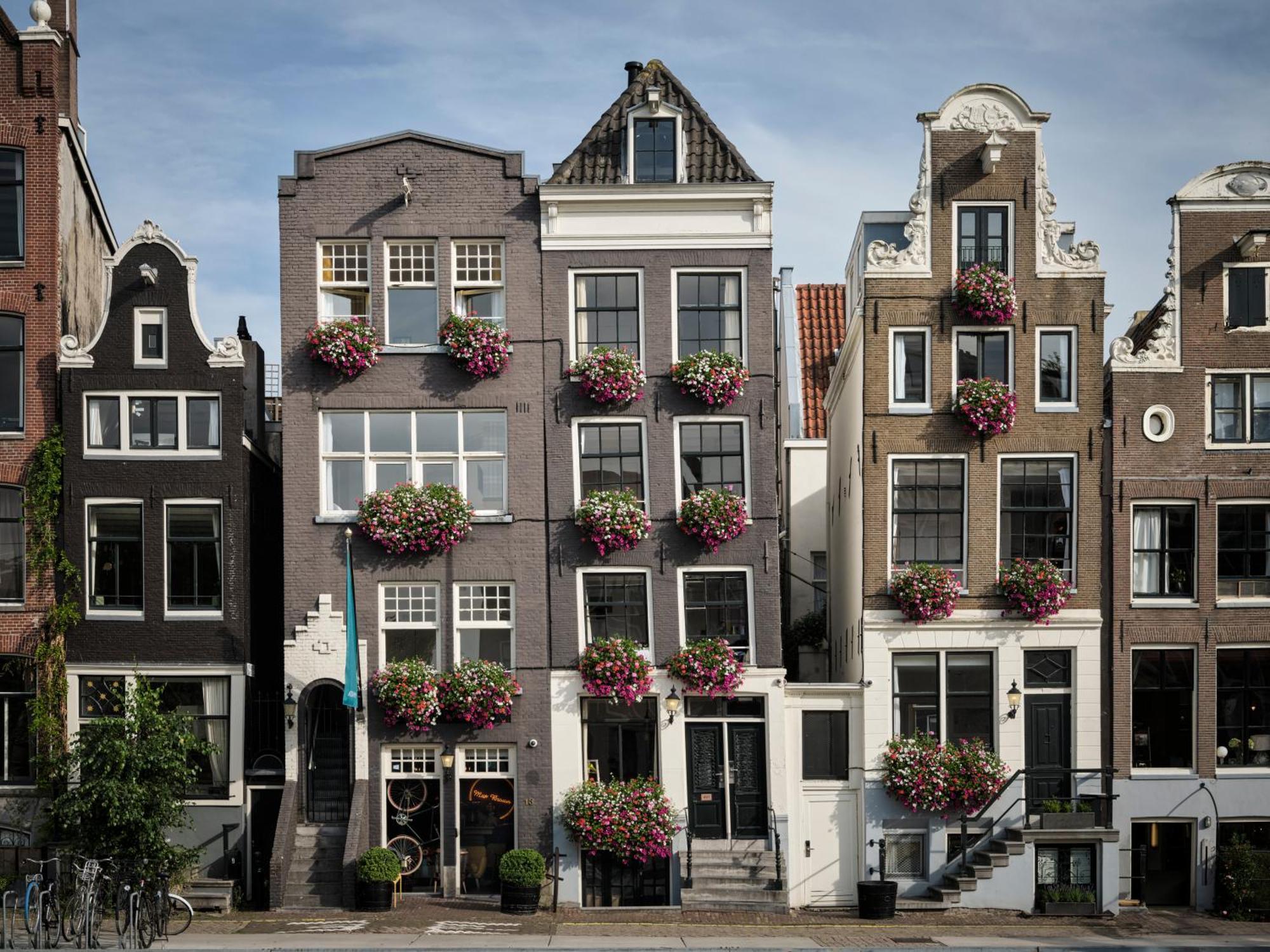Max Brown Canal District, Part Of Sircle Collection Amsterdam