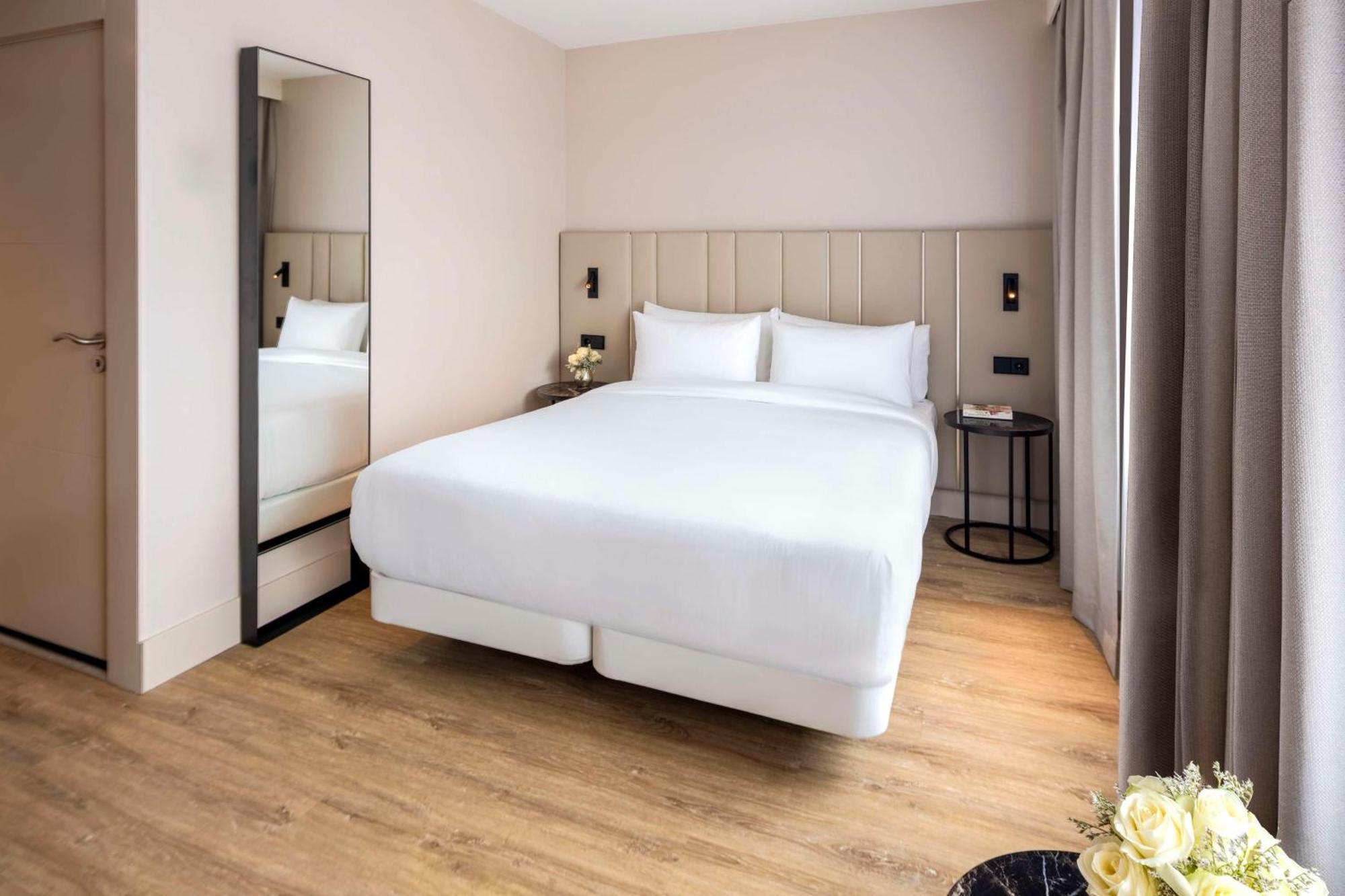 Hotel Nh Centre 4*