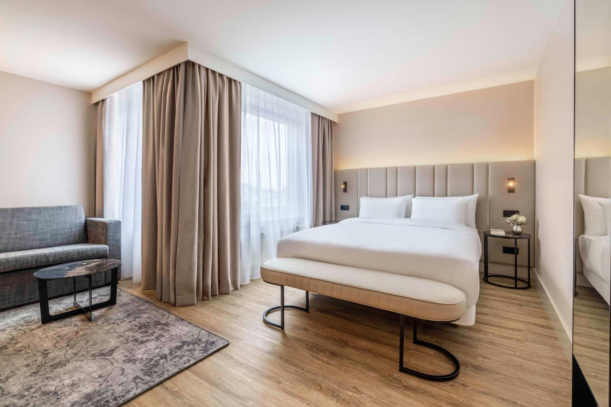 Nh Centre Hotel 4*