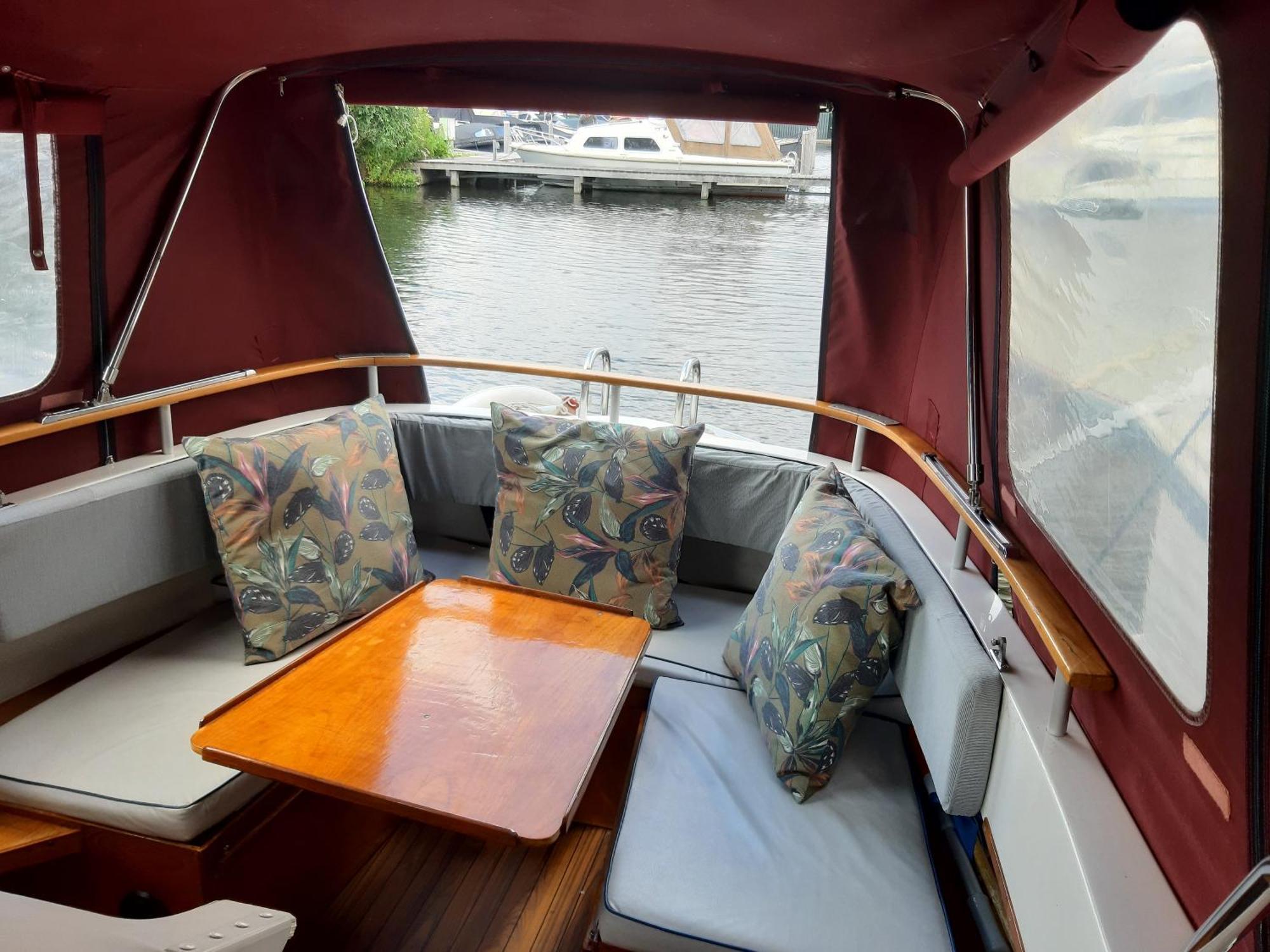 Hotel en barco Motor Yacht Almaz