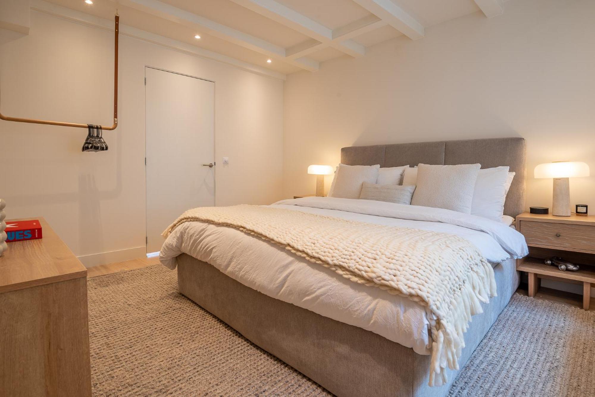 Elegant & Unique Canal House In Famous Canal Area