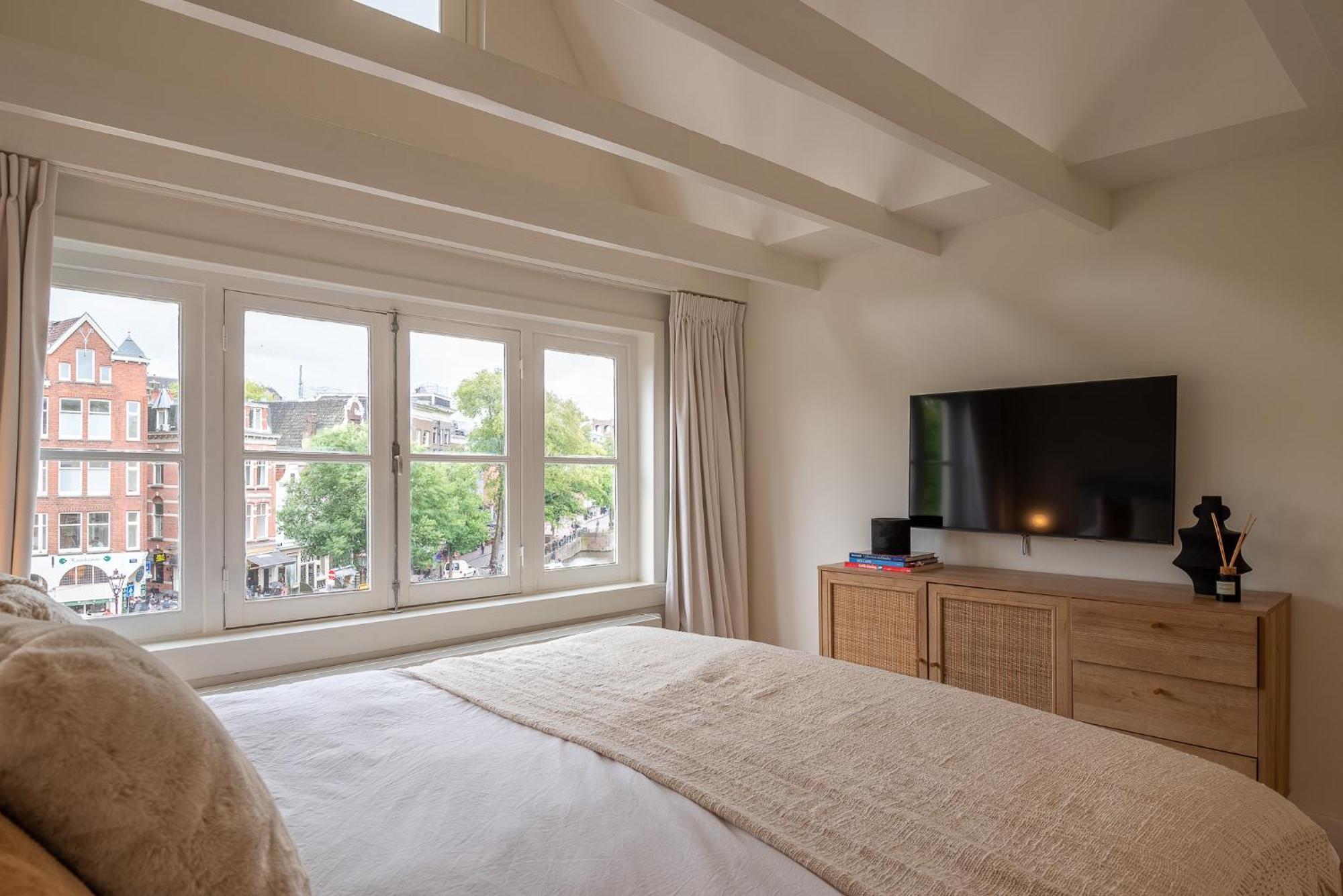 Elegant & Unique Canal House In Famous Canal Area Amsterdam