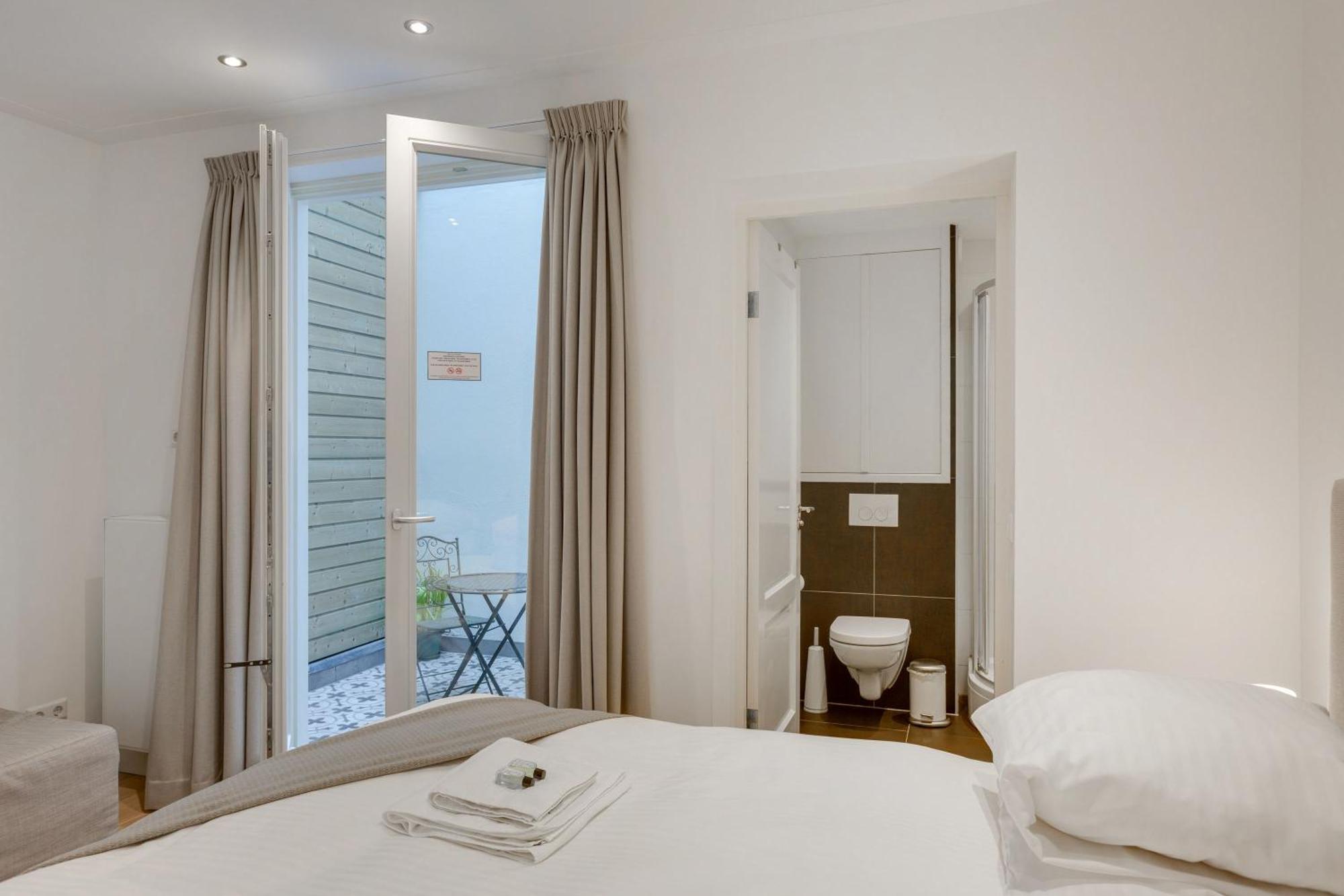 Private With Patio In The Heart Of Apartamento *