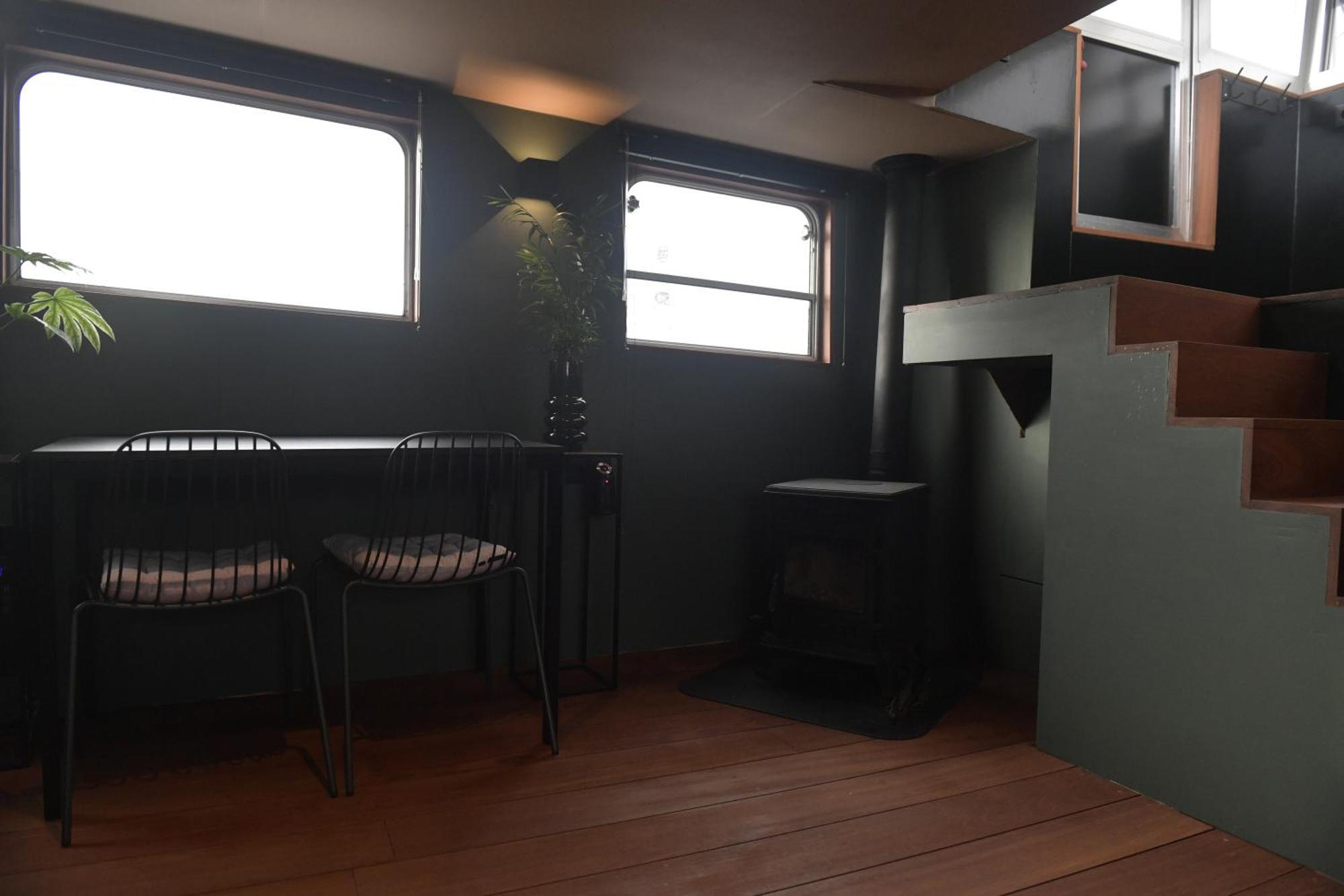 Couette-café Whole Wheelhouse Euphrate Houseboat Amsterdam