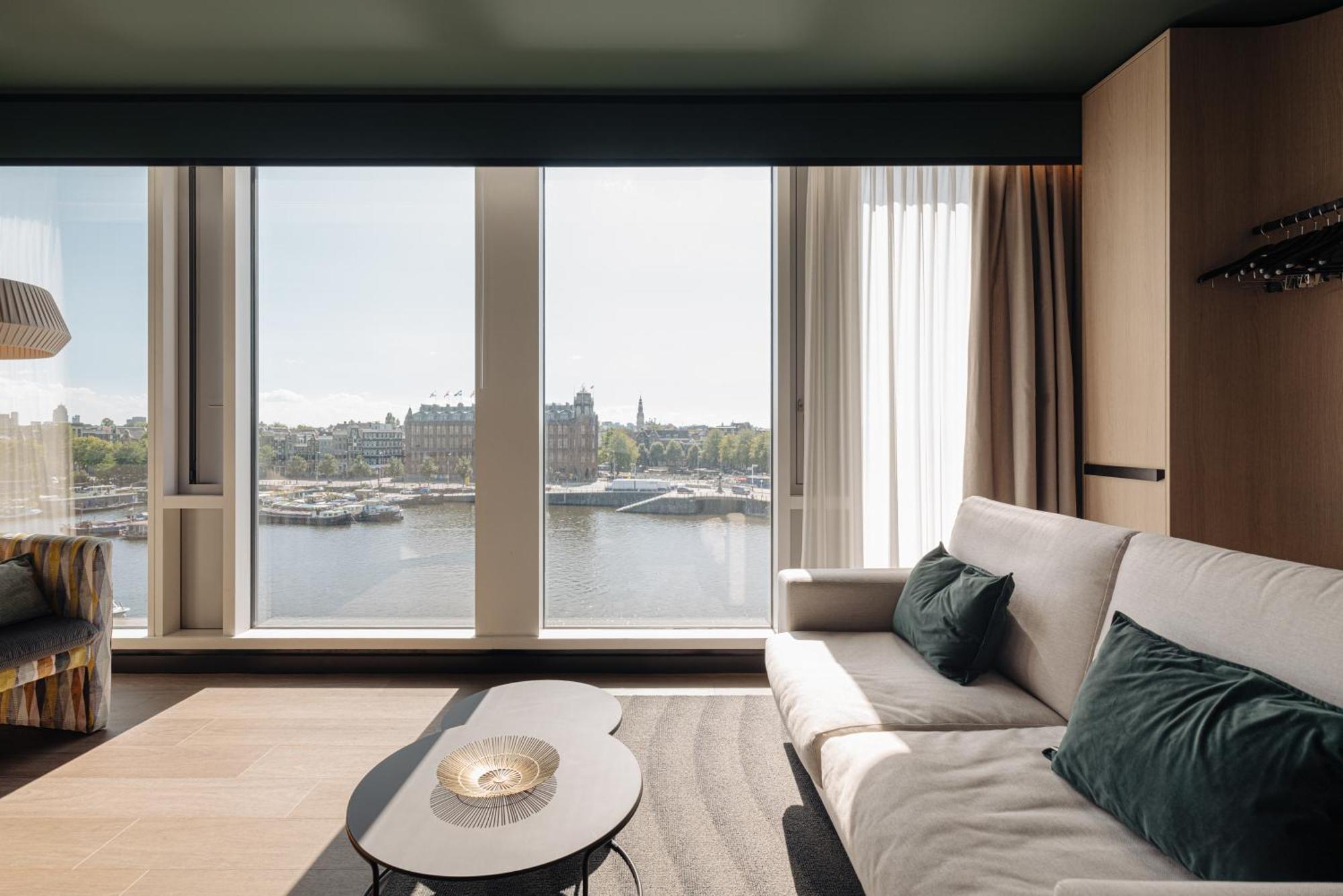 Doubletree By Hilton Station 4*