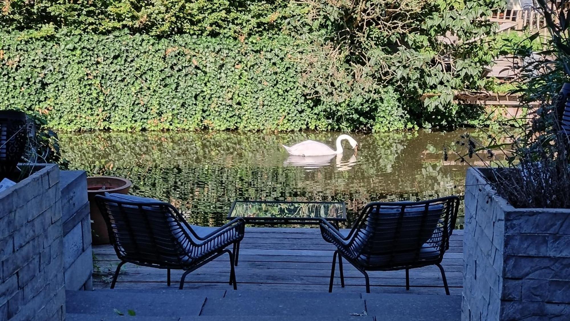 Apartment Canal Garden Staywell