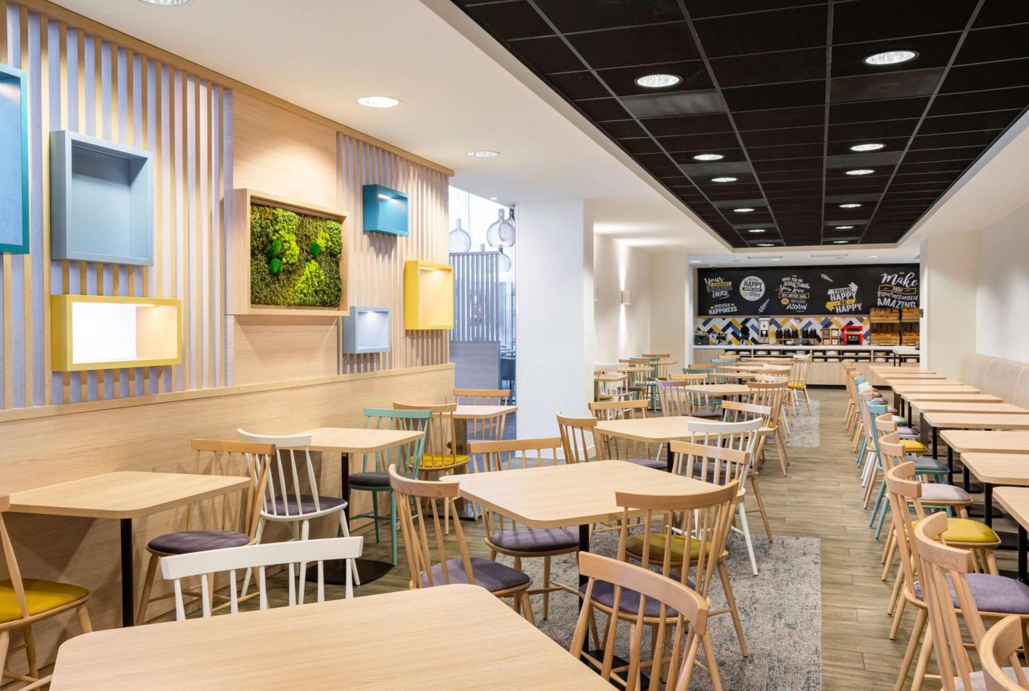 Hampton By Hilton / Arena Boulevard 3*