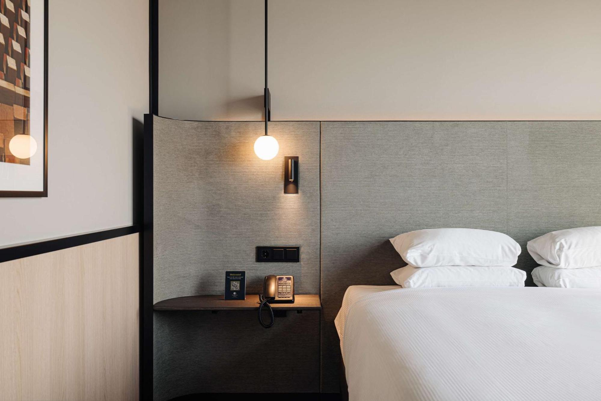 Doubletree By Hilton Station Amsterdam