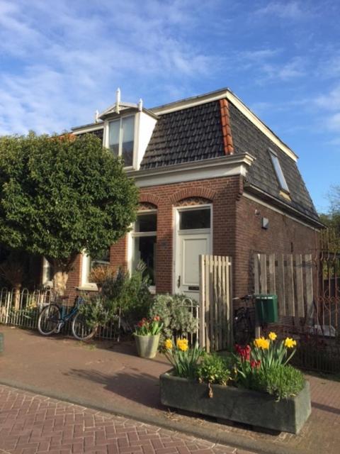Your Own Floor In Authentic Picturesque Dikehouse Amsterdam