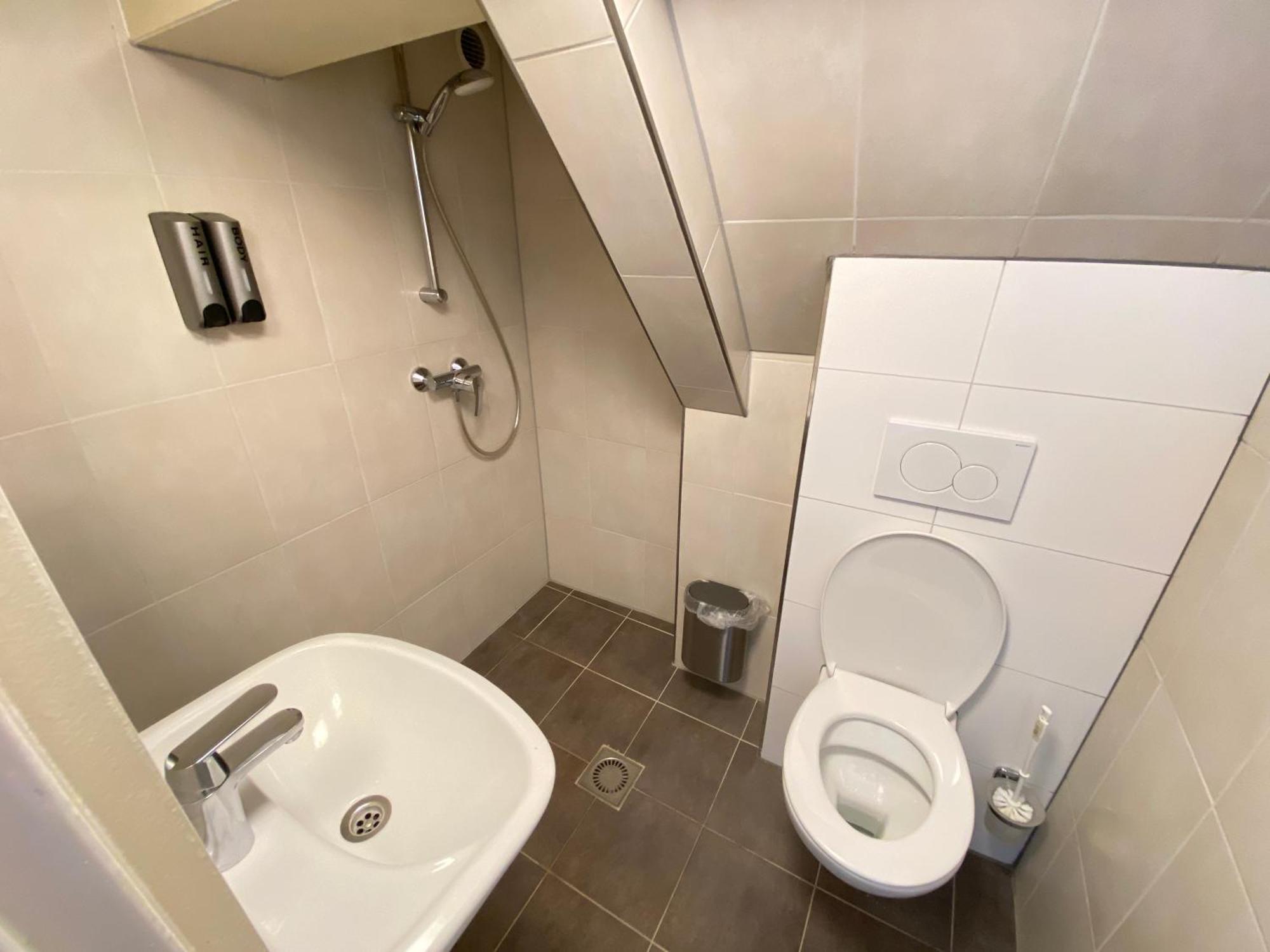 Hostel Xplore
