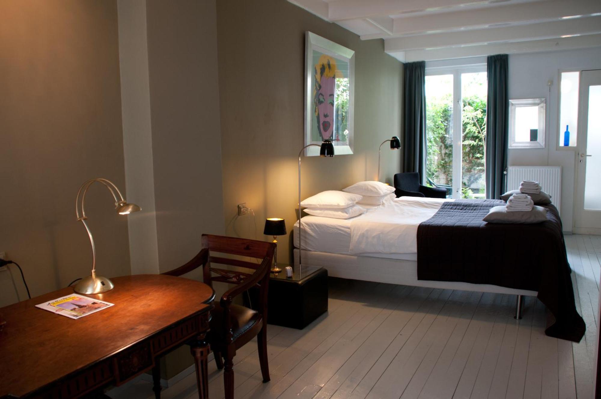 Bed and breakfast Westviolet